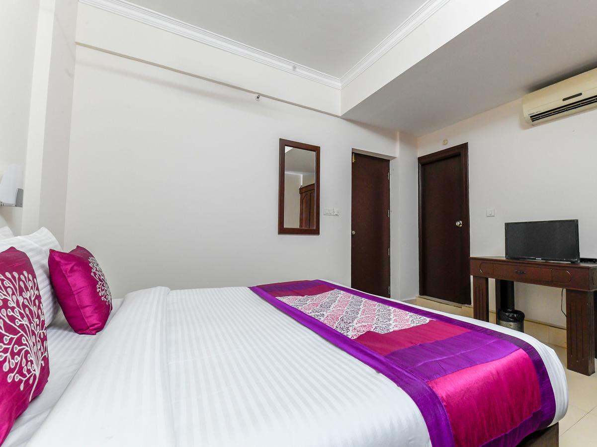 Oyo 11309 Hotel Green Land Residency Kochi Extérieur photo